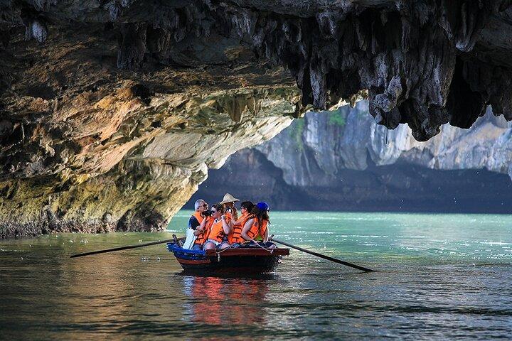 Gratiot Premium Cruise Elegant Fullday Halong escape