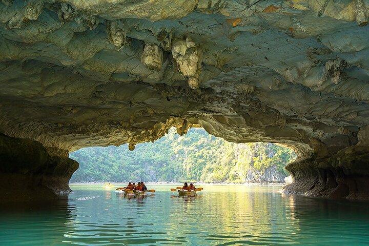 Gratiot Premium Cruise Full day Halong Bay Escape