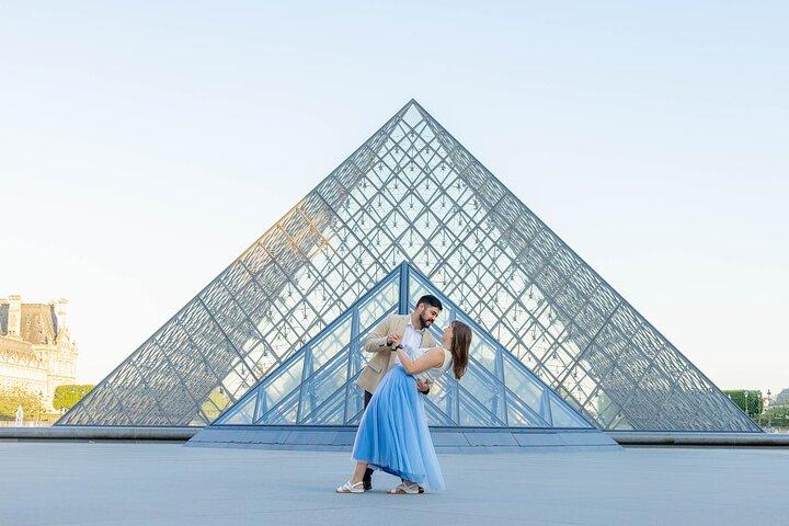 Private Photoshoot at the Louvre area in Paris