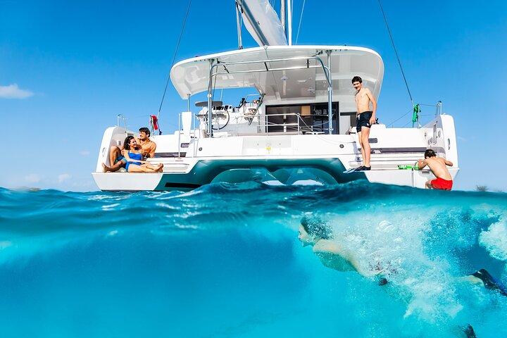 4H Private Vip Catamaran Tour with Swim Up to 18 people