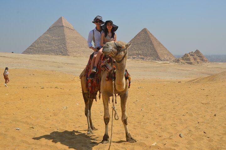 Full Day Pyramids of Giza & Sphinx & The Egyptian Museum With Lunch Included
