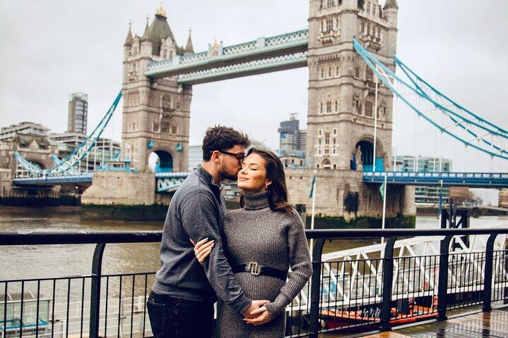 Private landmarks photoshoot for families and couples