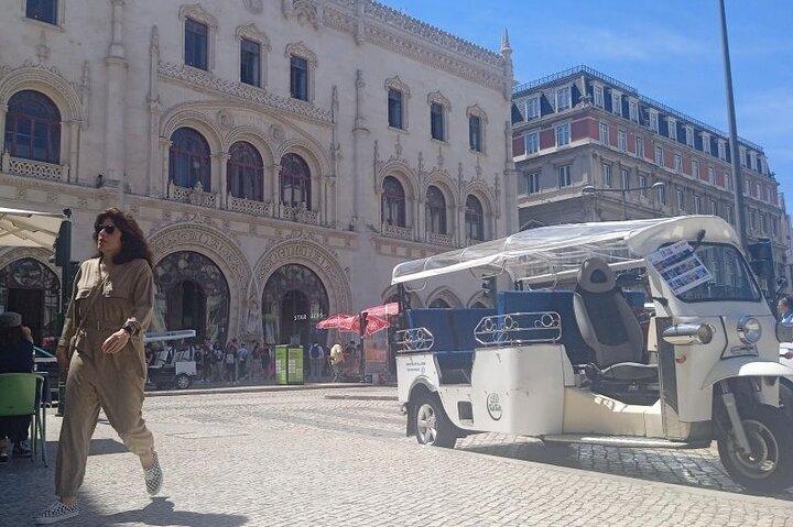 Private Lisbon Tuktuk Tour with Food and Wine Tastings