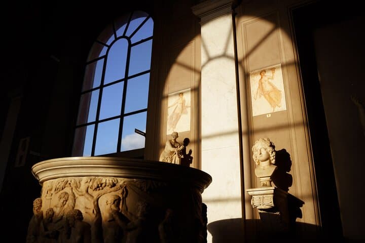 Alone in the Vatican Museums VIP Early Entry Tour with Key Master