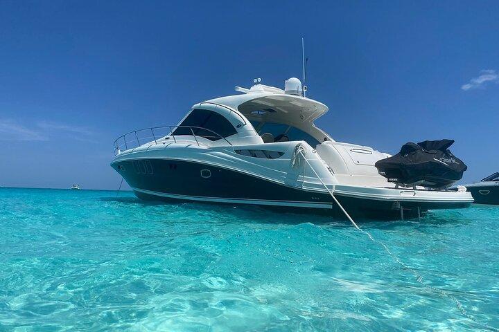Private Yacht 48 ft Sting Ray City, Snorkel & Starfish Beach