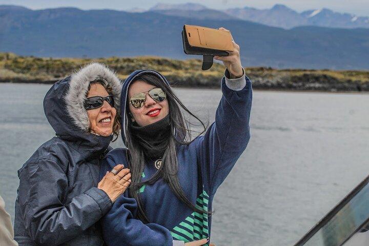 Navigation to Beagle Channel and Sea Lions Island with Transfers