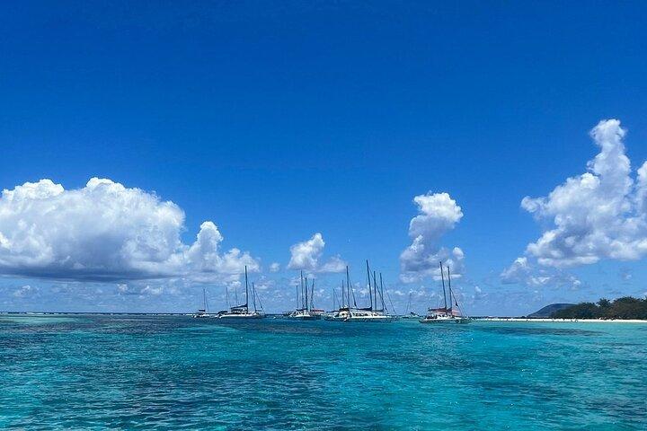 Mauritius: Ile Aux Cerfs Catamaran Tour with Lunch and Drinks
