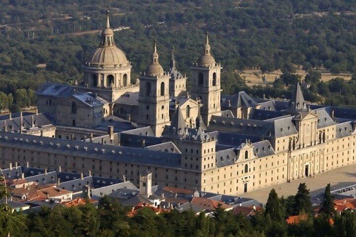From Madrid: Private El Escorial and Valley of the Fallen tour