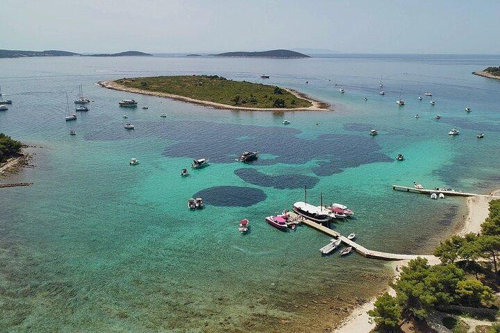 Blue Lagoon and 3 Islands Speedboat Tour from Trogir
