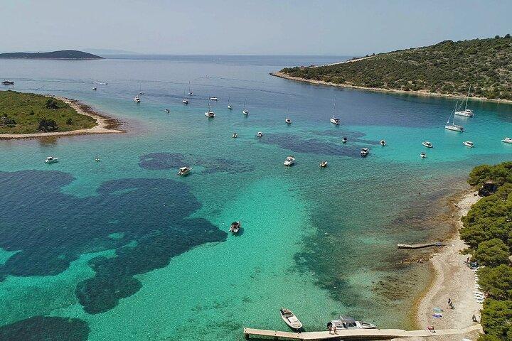 Blue Lagoon and 3 Islands Speedboat Tour from Trogir