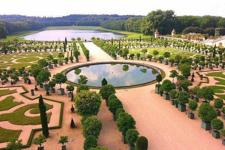 Giverny & Versailles Day Trip From Paris with Professional Guide
