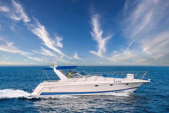 40ft Luxury Yacht Tour up to 12 Guests in Dubai
