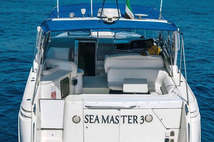 40ft Luxury Yacht Tour up to 12 Guests in Dubai