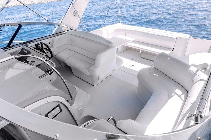 40ft Luxury Yacht Tour up to 12 Guests in Dubai