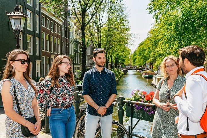 Amsterdam: History & Highlights Tour with Stroopwafel Tasting