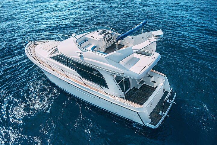 Yacht Meridian 40FT Best Private Rental in Cancun