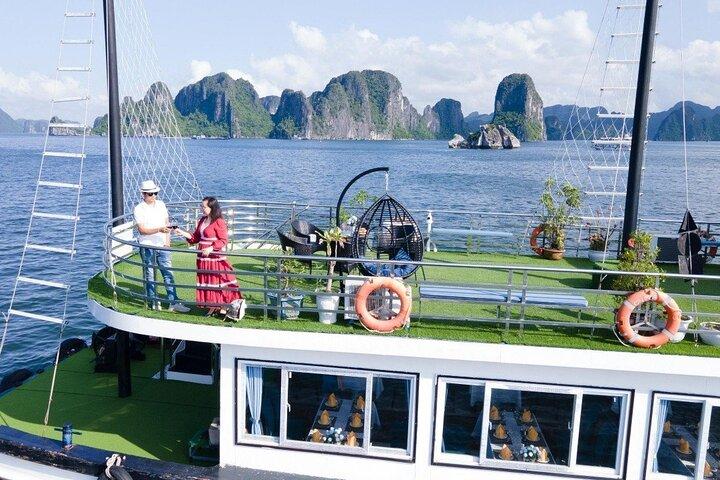 Halong Bay day tour 4 hours Cruise from Hanoi city