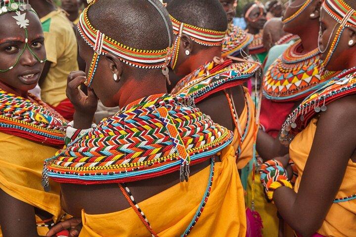 Karen Blixen, Giraffe ,Beads and Bomas cultural dance show