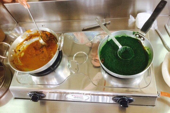 Market Tour and North Indian Vegetarian Cooking Class in Jaipur