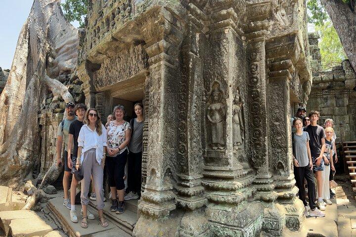 Angkor Wat Sunrise Bike Tour with Lunch Included