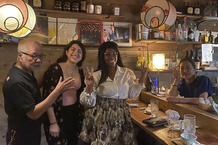 Tokyo Harajuku Night Pub Crawl with Locals – Snack Bars & Karaoke