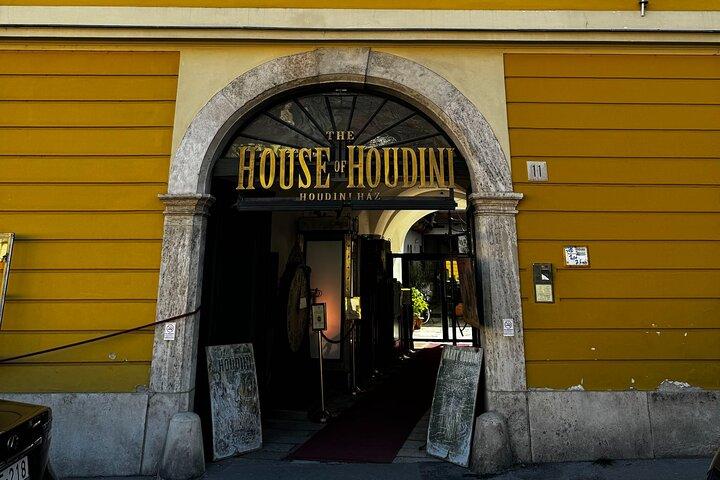 A Self-Guided Audio Tour of Budapest’s Castle District