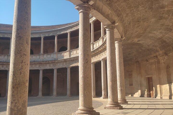 Private Tour to Alhambra with Guide (tickets not included)