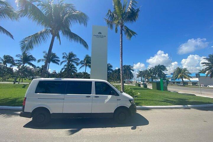 Private Airport Transfer to Cancun Hotel Zone