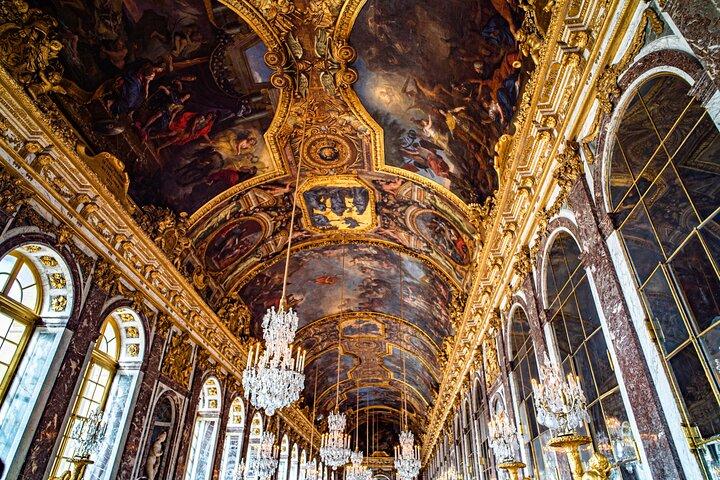 Private Versailles Palace and Gardens Guided Tour from Paris
