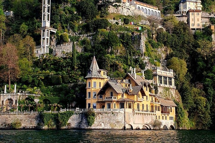 Lake Como: 2 Hours Boat Rent Without License