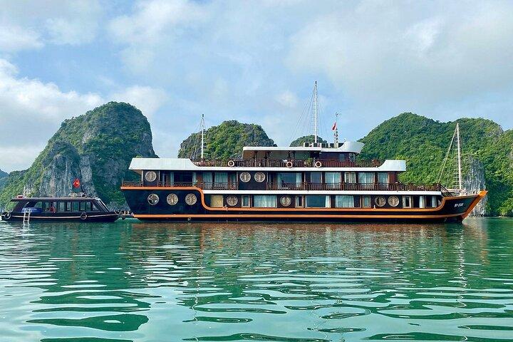 From Hanoi: 3 Days Lan Ha Bay Cat Ba Island Cruise and Kayaking