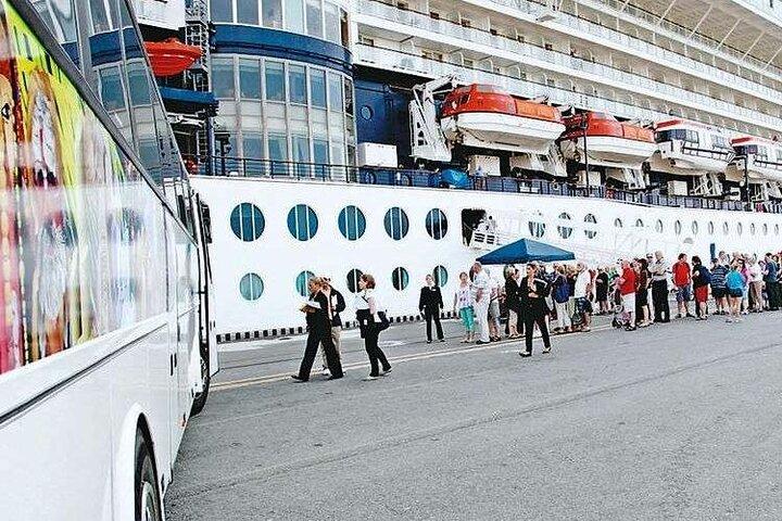 Round-trip shuttle transfer between Le Havre and Honfleur