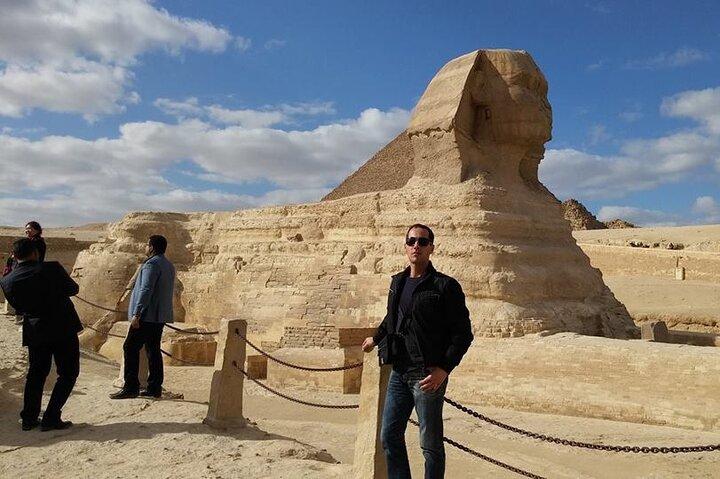 Private Tour: Pyramids, Memphis & Sakara With Lunch & Drinks