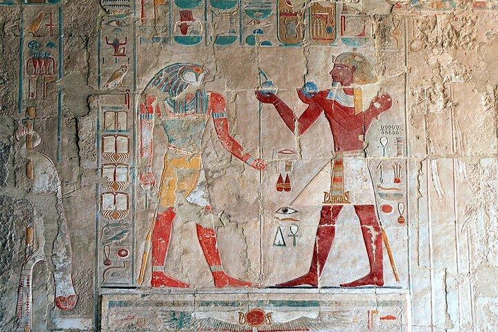 Luxor Day Tour to Valley of the Queens, Habu & Ramesseum Temples