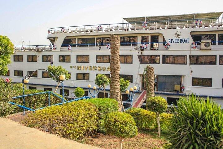 Private River Boat Nile Cruise In Cairo with Pickup