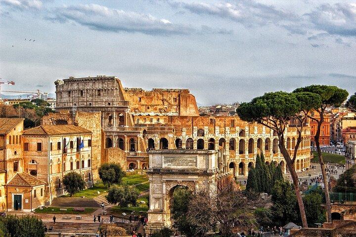 Rome: Colosseum, Forum, and Palatine Hill Small Group Tour
