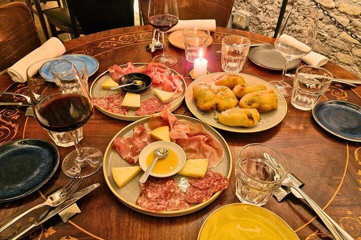 Rome Candlelight Wine and Dine in Ancient Ruins Near the Pantheon