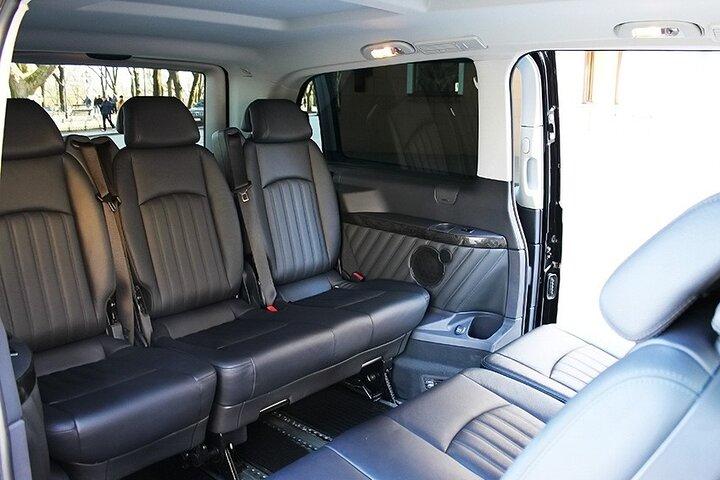 Transfer San Sebastian to Bilbao or San Sebastian Airports by Van