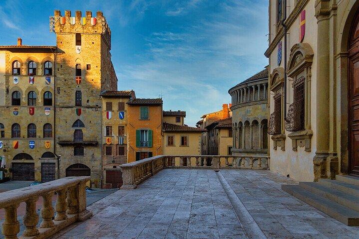 Arezzo Self-Guided City Walking Tour & Scavenger Hunt