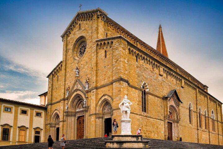 Arezzo Self-Guided City Walking Tour & Scavenger Hunt