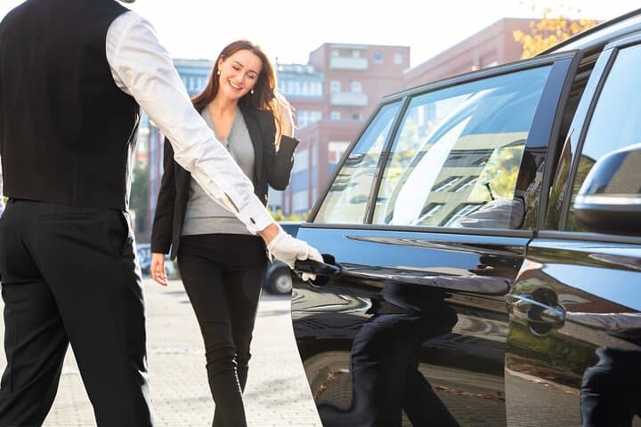 Cairo: Airport Transfer Service With Meeting And Greeting