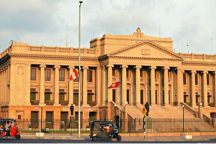 COLOMBO CiTY TOUR WITH YOUR OWN PLANS & PROFESSIONAL DRIVER