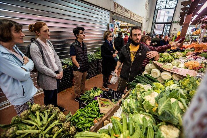 Kitchen of Mamma: Pasta Cooking Class with market visit in Rome