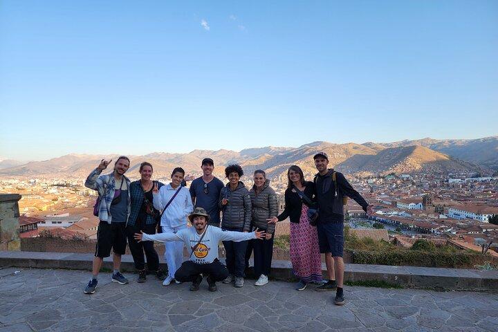 Cusco: Historic Walking Tour with Pisco Sour and Local Music
