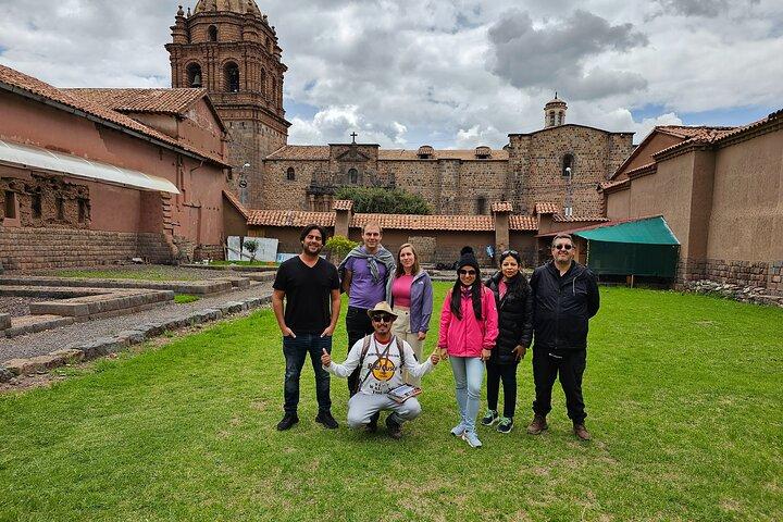 Cusco: Historic Walking Tour with Pisco Sour and Local Music