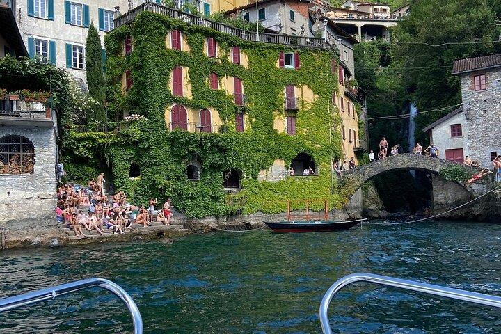 3 hours boat rental + aperitif in navigation