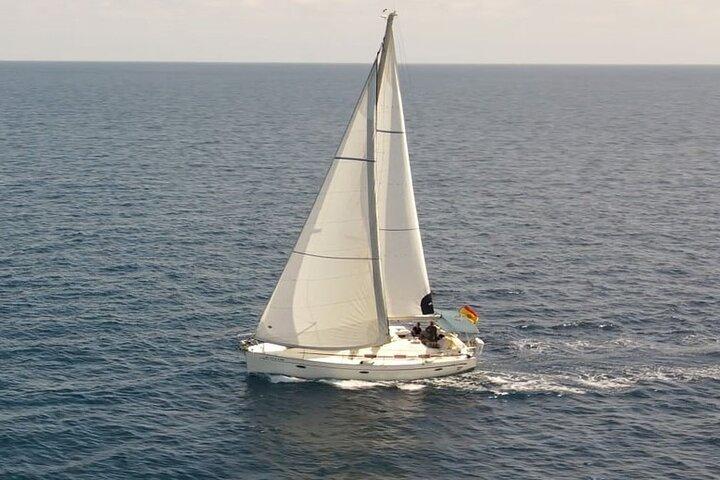 Alicante : Sailing boat tour of the Mediterranean Sea