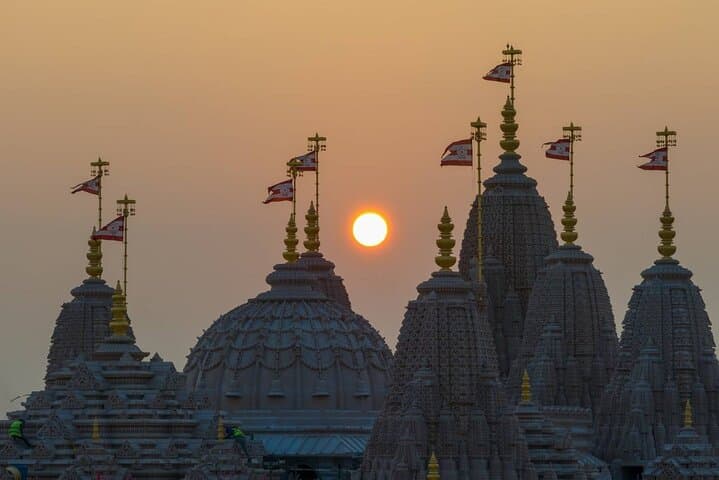 Full Day Abu Dhabi City Tour With Baps Hindu Mandir from Dubai