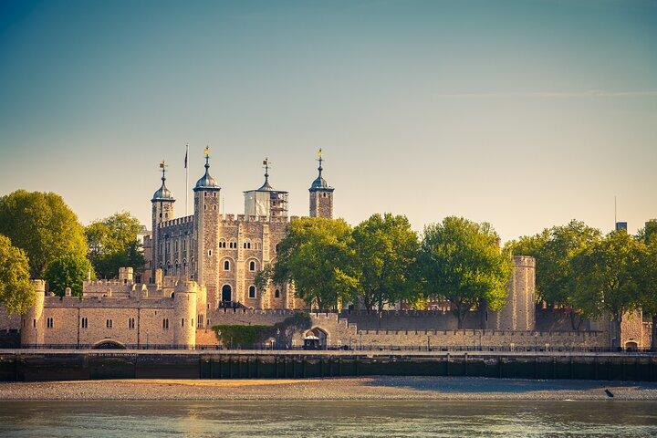 Tower of London Fully Guided Private Tour