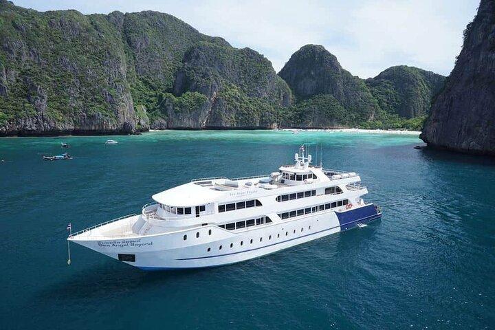 Phi Phi Islands Ferry Adventure: Sightseeing & Lunch